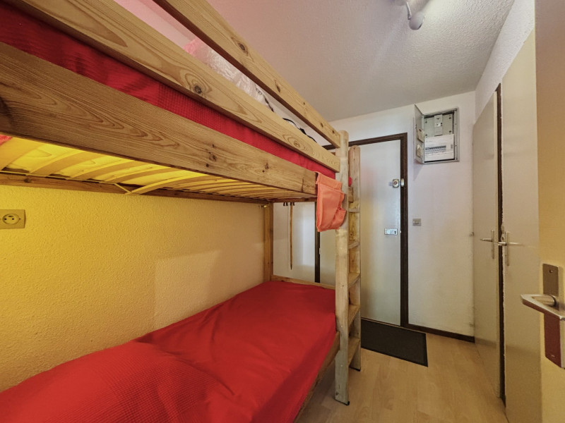 _lv_images__lot_0109021956_06_3723298