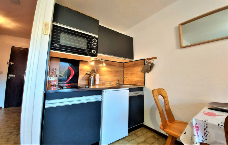 _lv_images__lot_0109021967_03_3207890