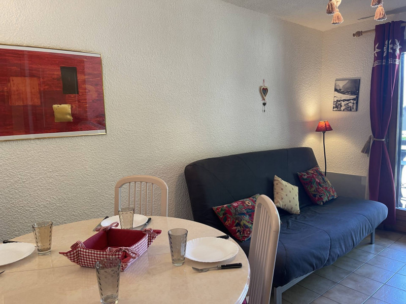 _lv_images__lot_0109021983_04_2800293