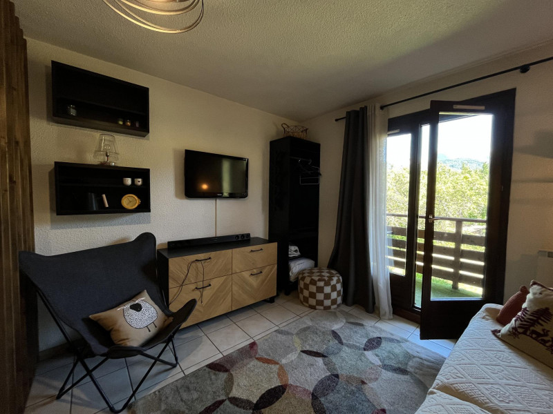 _lv_images__lot_0109021985_04_4116721