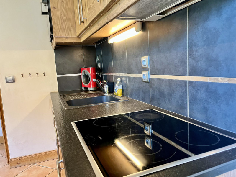 _lv_images__lot_0109021998_06_3476780