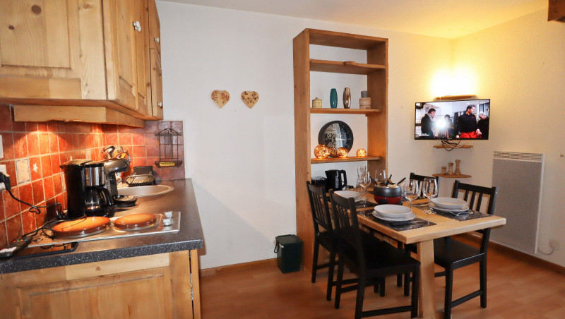 _lv_images__lot_0109021999_02_3428654