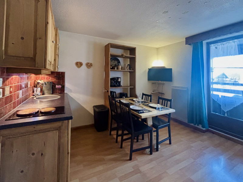 _lv_images__lot_0109021999_04_3213019