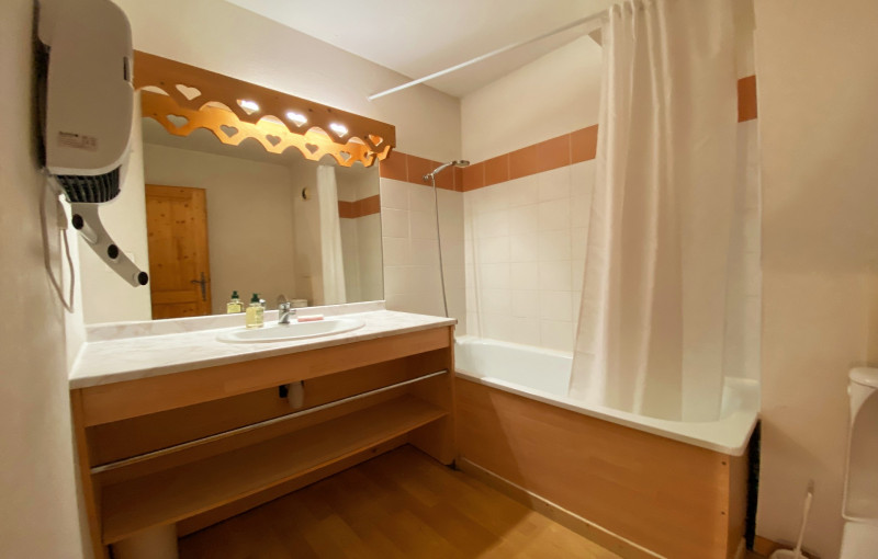 _lv_images__lot_0109022007_05_3293850 _lv_images__lot_0109022007_05_3293850