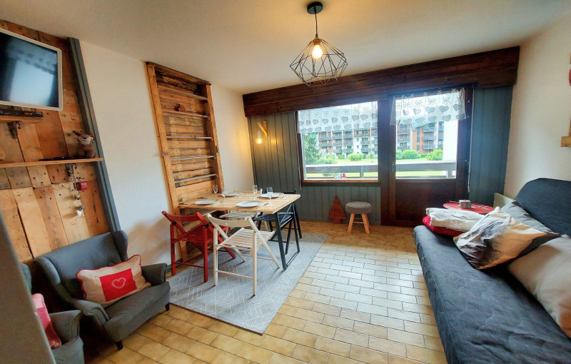 _lv_images__lot_0109022008_01_3324441 _lv_images__lot_0109022008_01_3324441