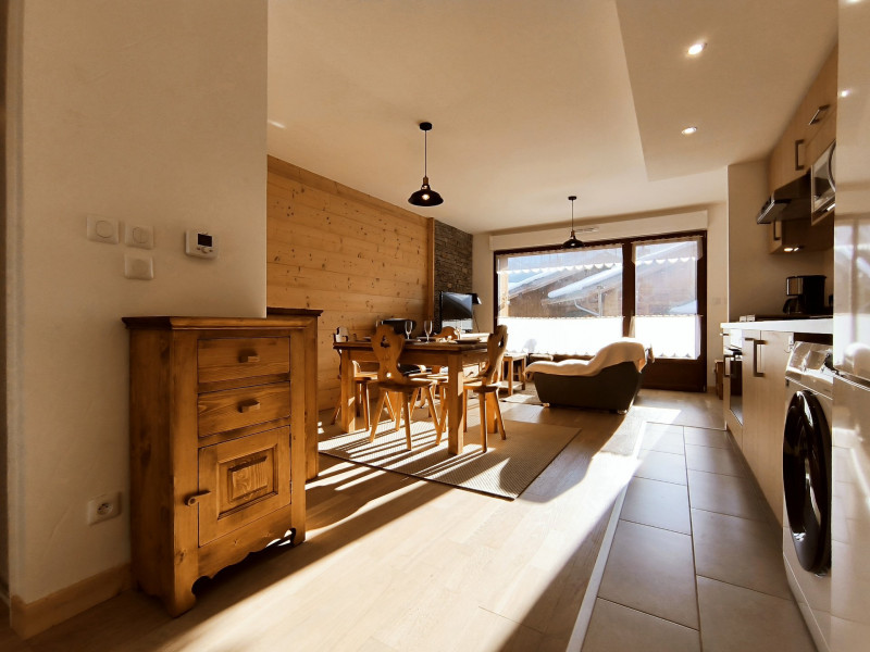 _lv_images__lot_0109022049_04_3235497