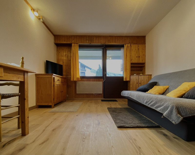 _lv_images__lot_0109022093_04_3445940