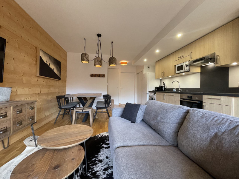 _lv_images__lot_0109022130_04_3530468