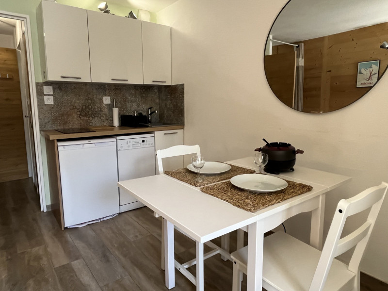 _lv_images__lot_0109022148_06_3401943