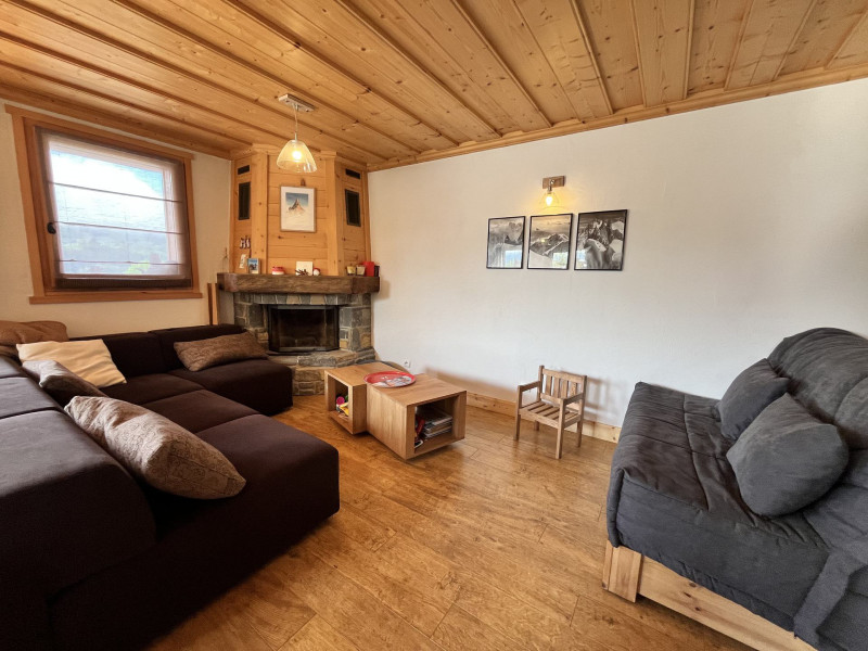 _lv_images__lot_0109022166_03_3725436